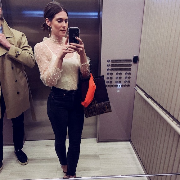 Meet your Posher, Annalise - Picture 2 of 4